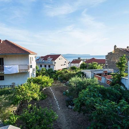 Garden Apartments Komiza Bagian luar foto