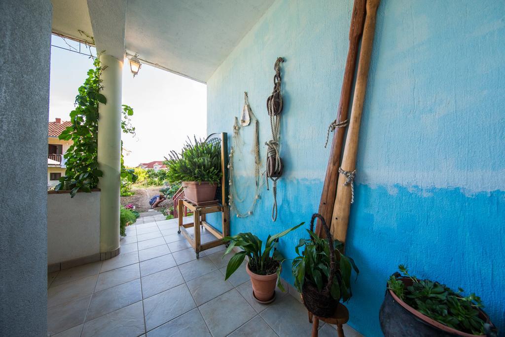 Garden Apartments Komiza Bagian luar foto