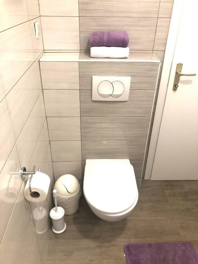 Garden Apartments Komiza Bagian luar foto